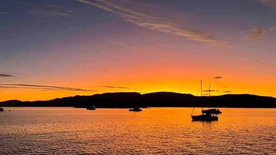Ocean Views 1br With Full Kitchen No Steep Hills * Airlie Beach