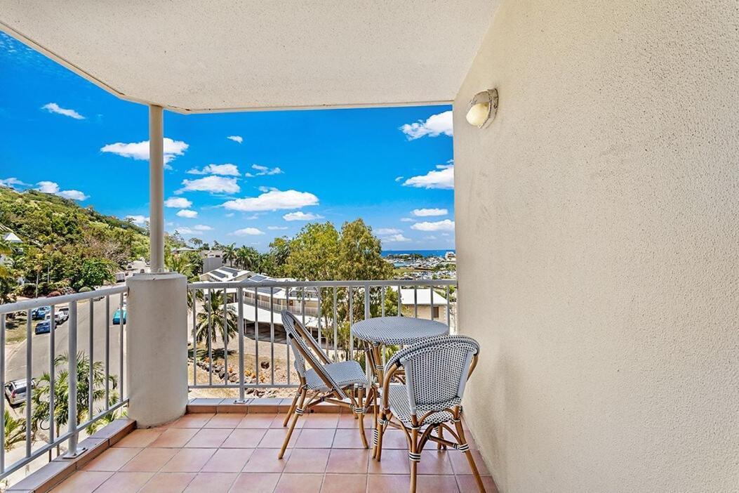 Apartment Ocean Views 1br With Full Kitchen No Steep Hills Airlie Beach