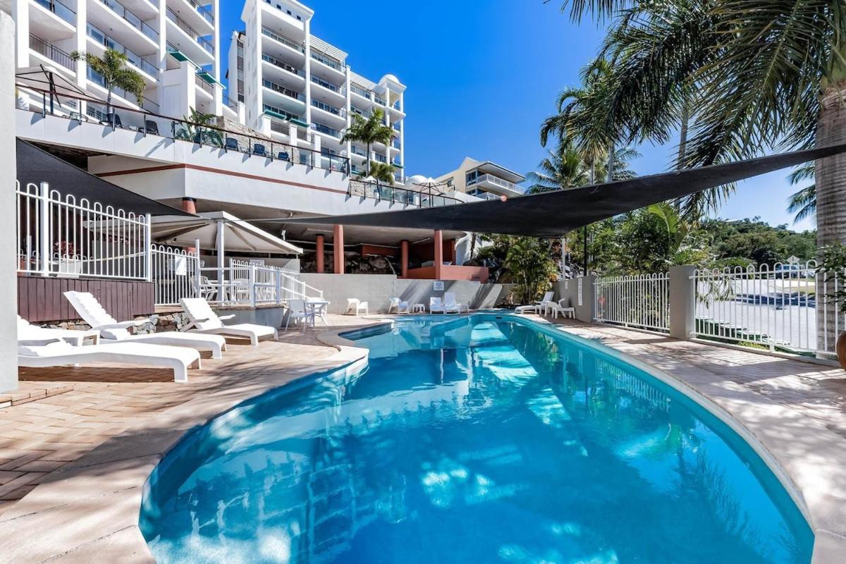 Ocean Views 1br With Full Kitchen No Steep Hills Airlie Beach