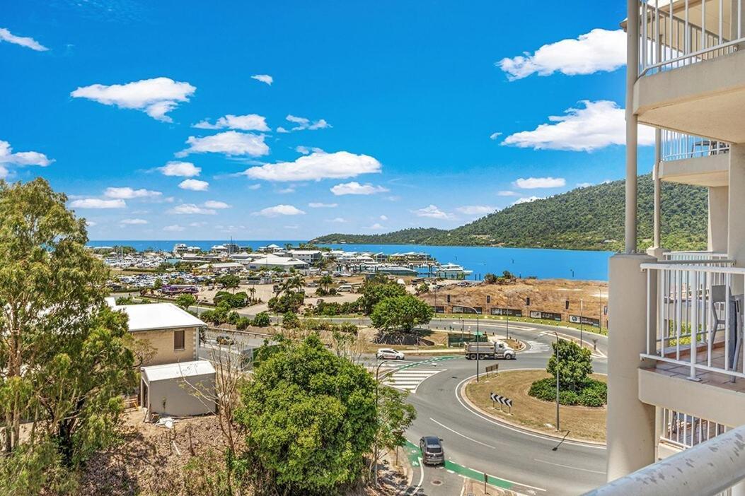 Apartment Ocean Views 1br With Full Kitchen No Steep Hills Airlie Beach