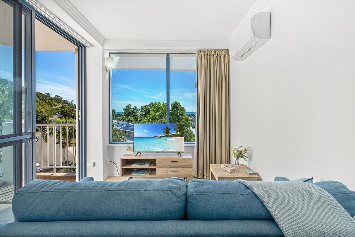 Marina And Ocean Views, Level Walk To Marina And Main Street Airlie Beach