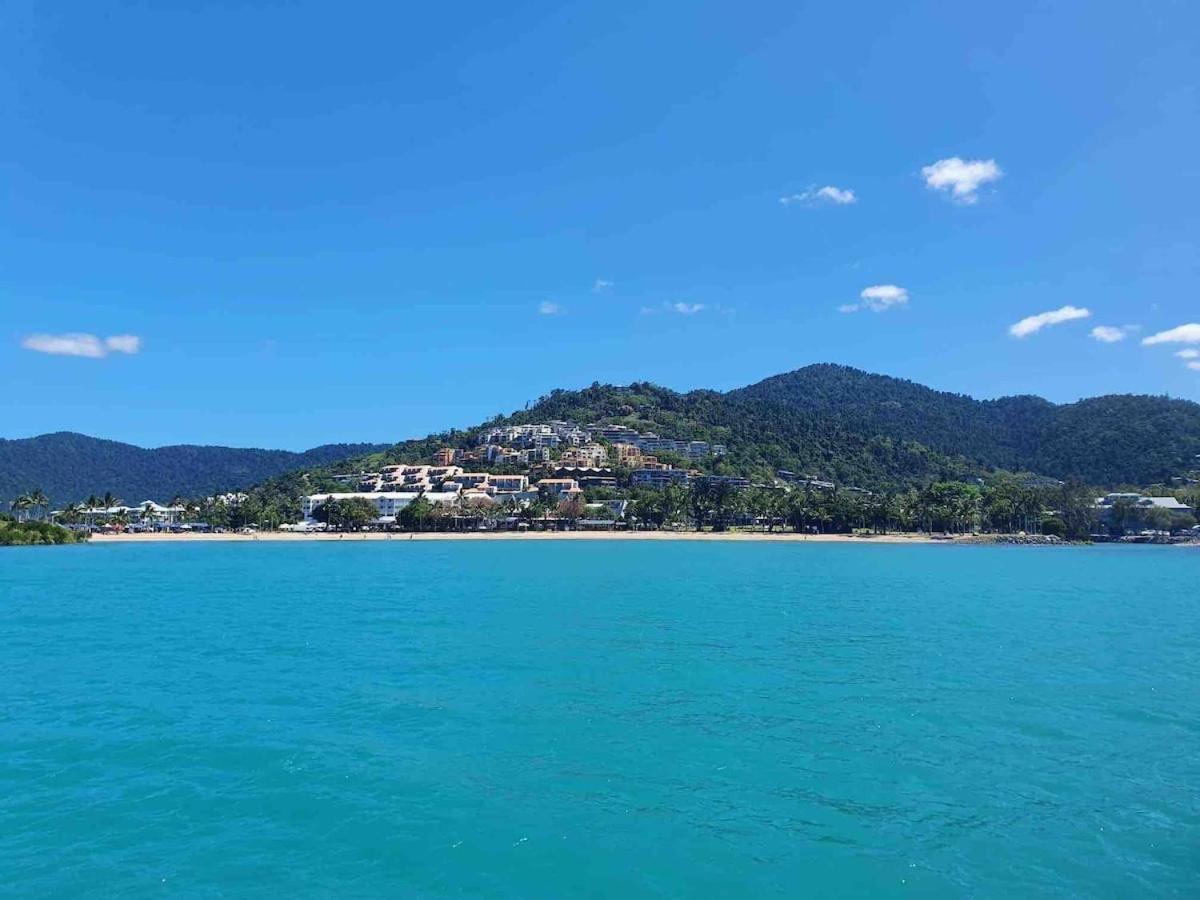 Apartment Marina And Ocean Views, Level Walk To Marina And Main Street *