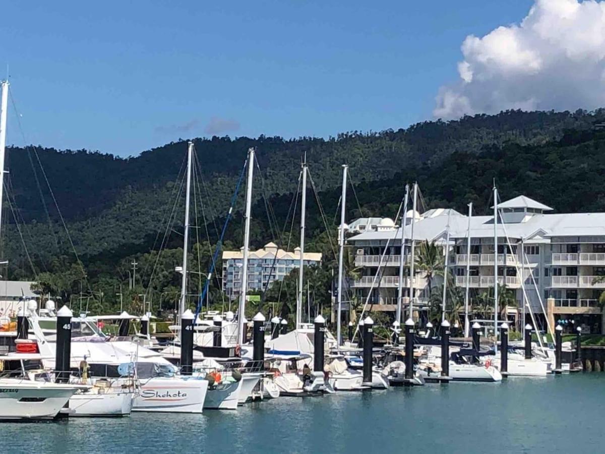 Apartment Marina And Ocean Views, Level Walk To Marina And Main Street