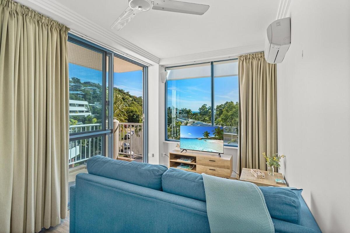 Apartment Marina And Ocean Views, Level Walk To Marina And Main Street *