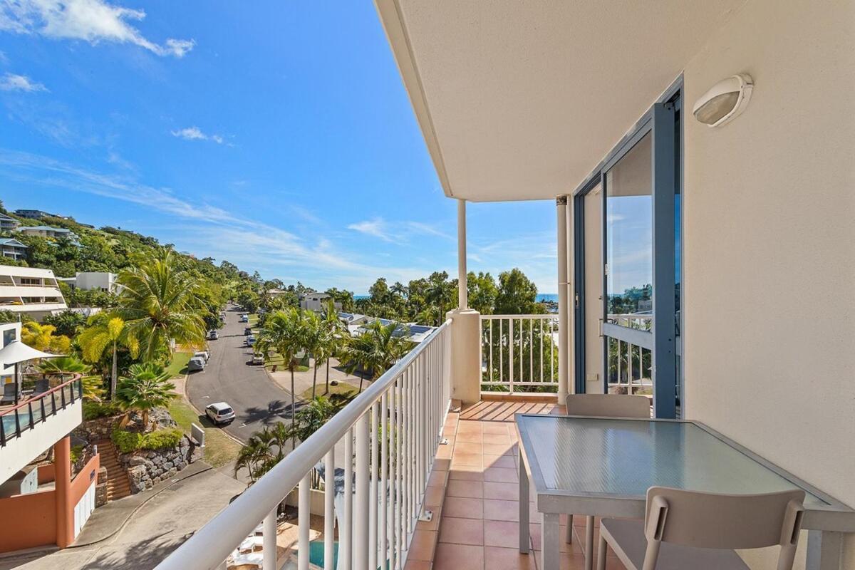 Apartment Marina And Ocean Views, Level Walk To Marina And Main Street *