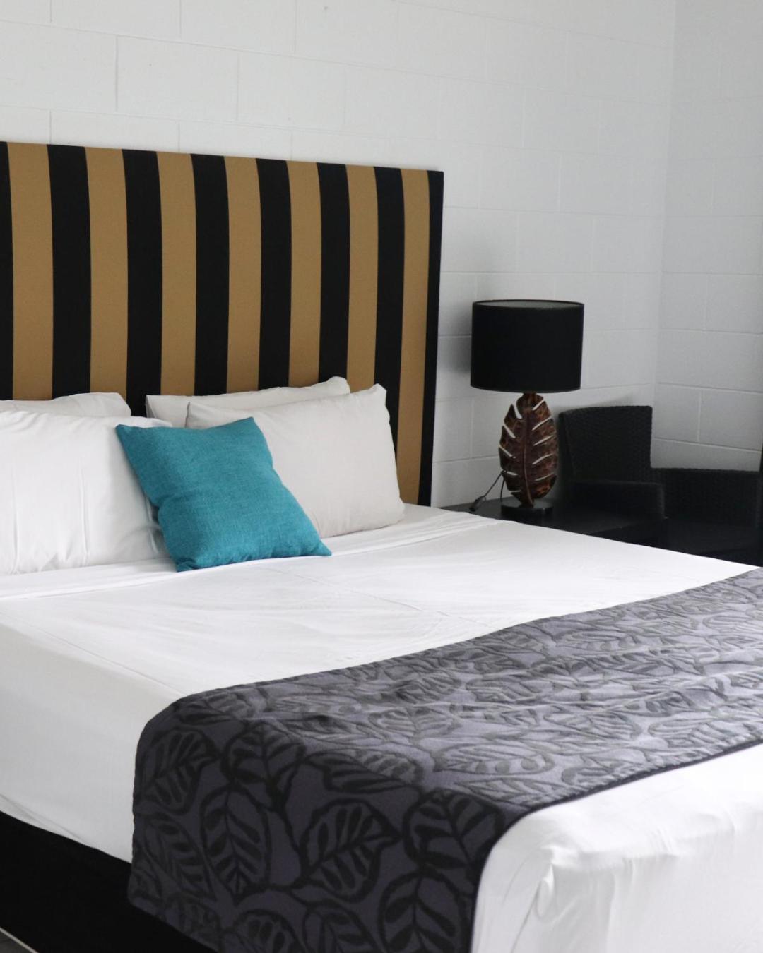 Colonial Palms Motor 3*