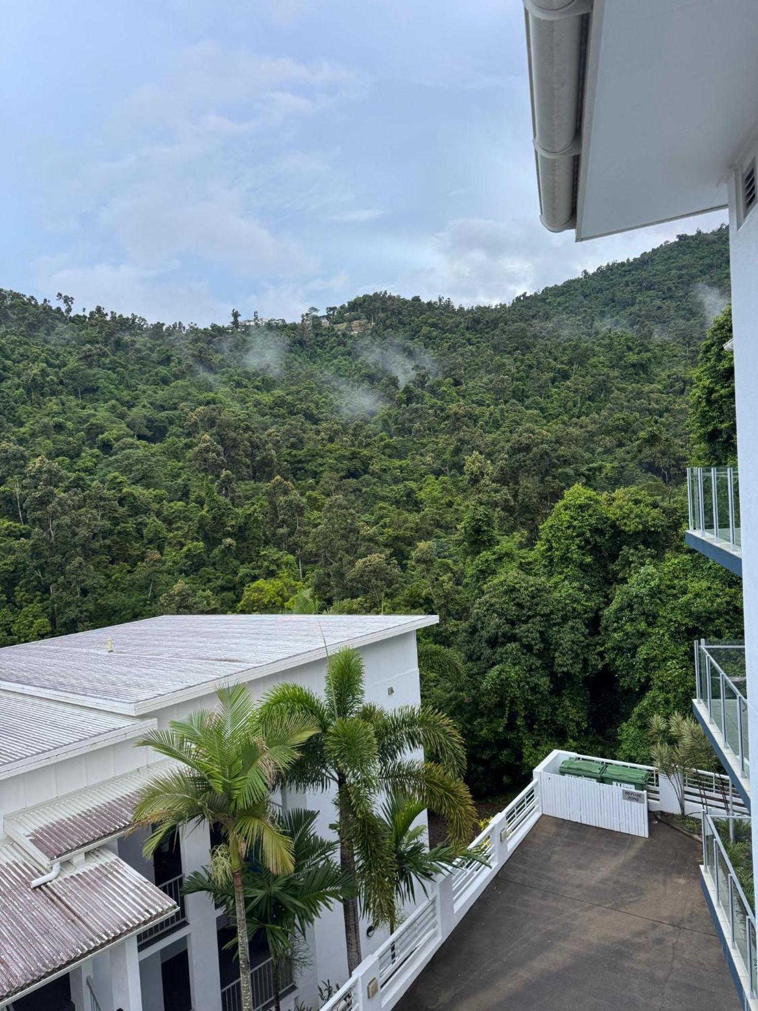 Airlie Summit Aparthotel 4*