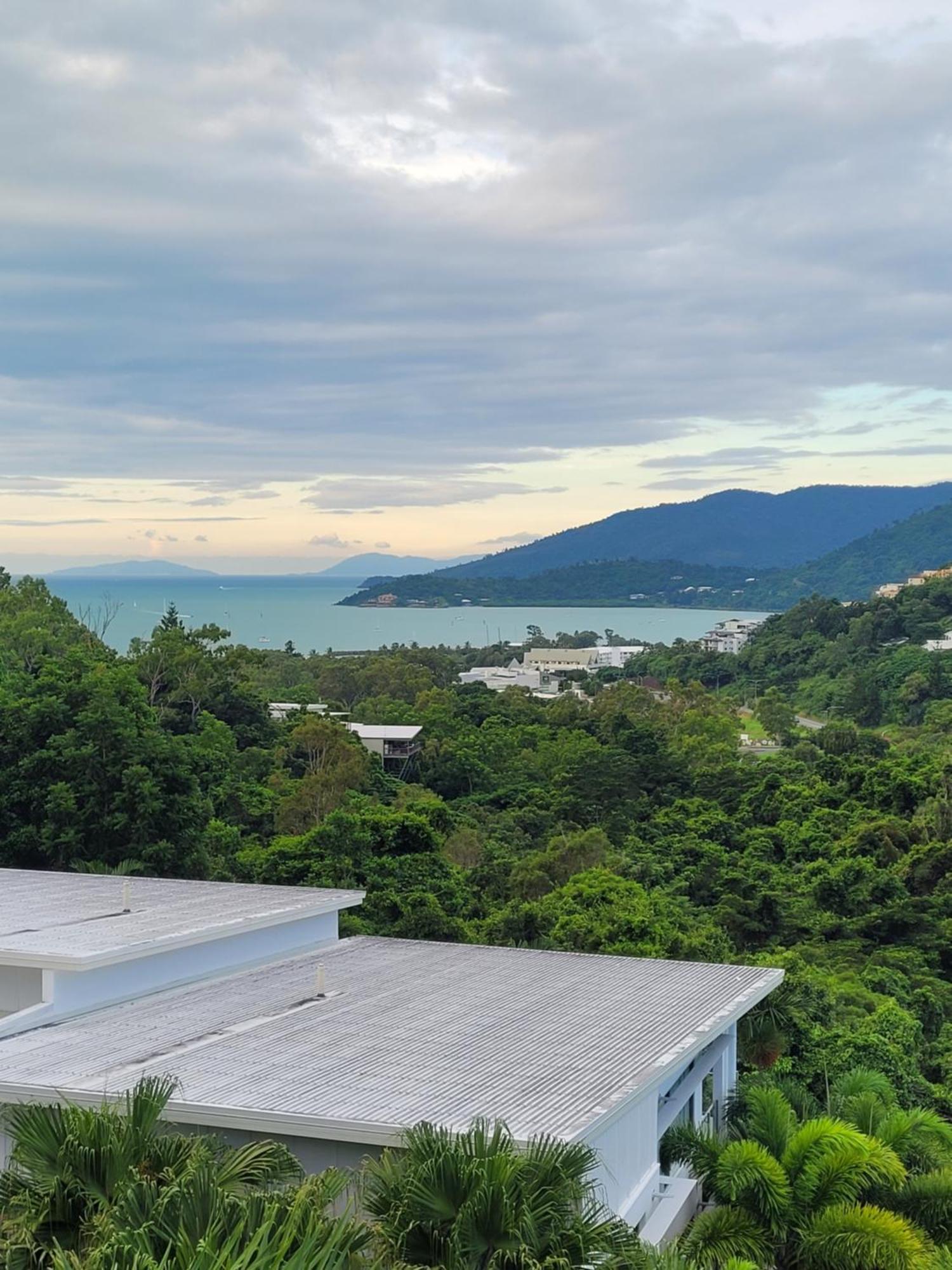 Aparthotel Airlie Summit 4*