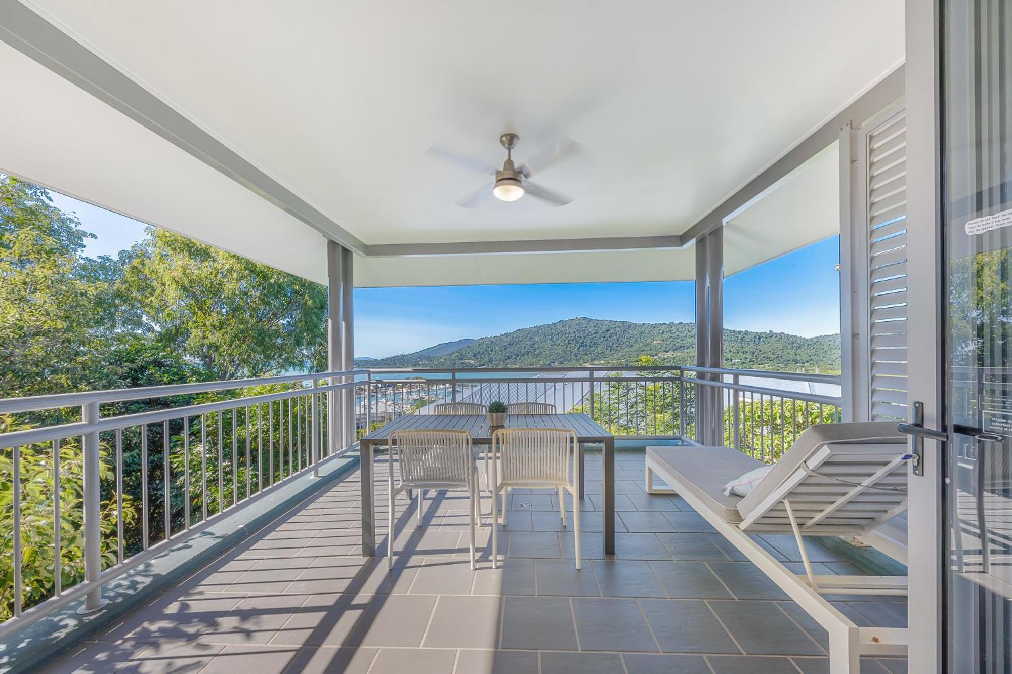 Boho Delux With Sea Views , Pool+gym Apartment Airlie Beach