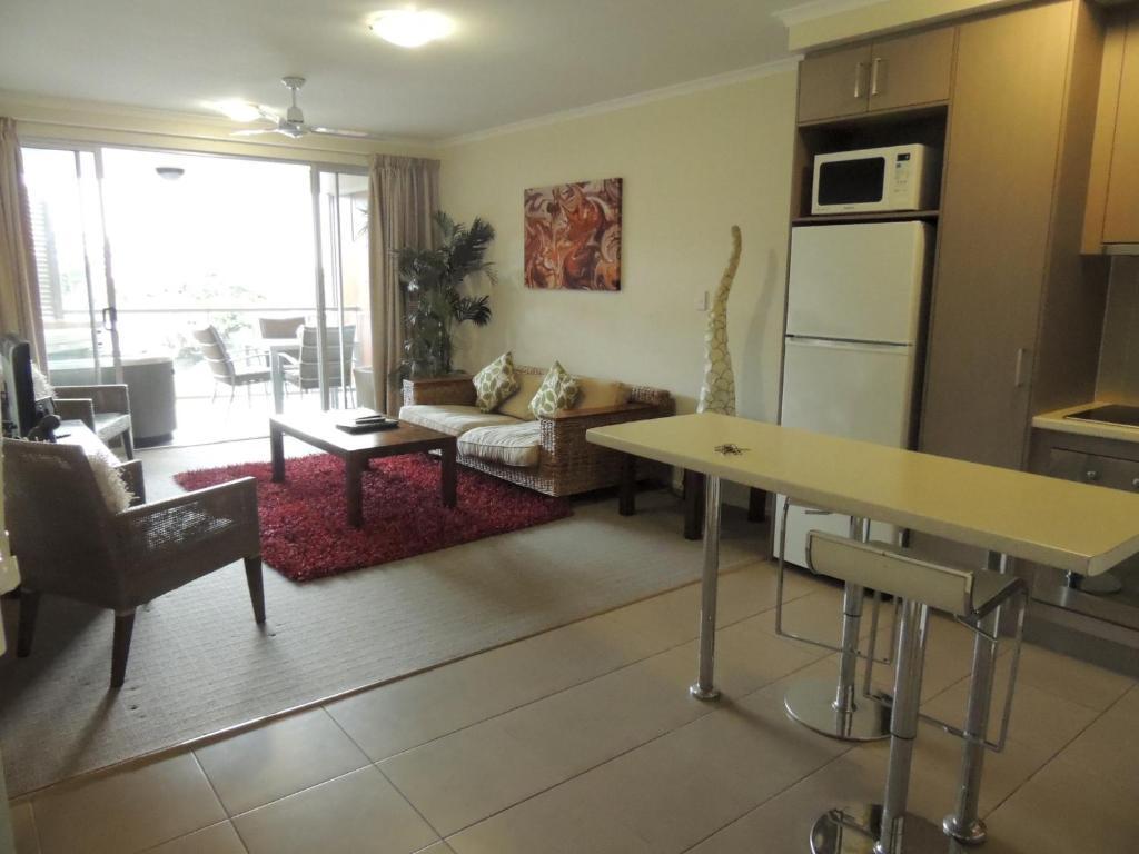 Airlie Aparthotel 4*