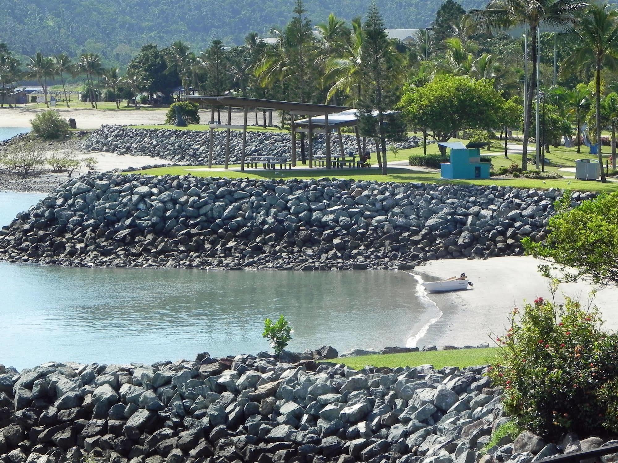 Airlie Waterfront