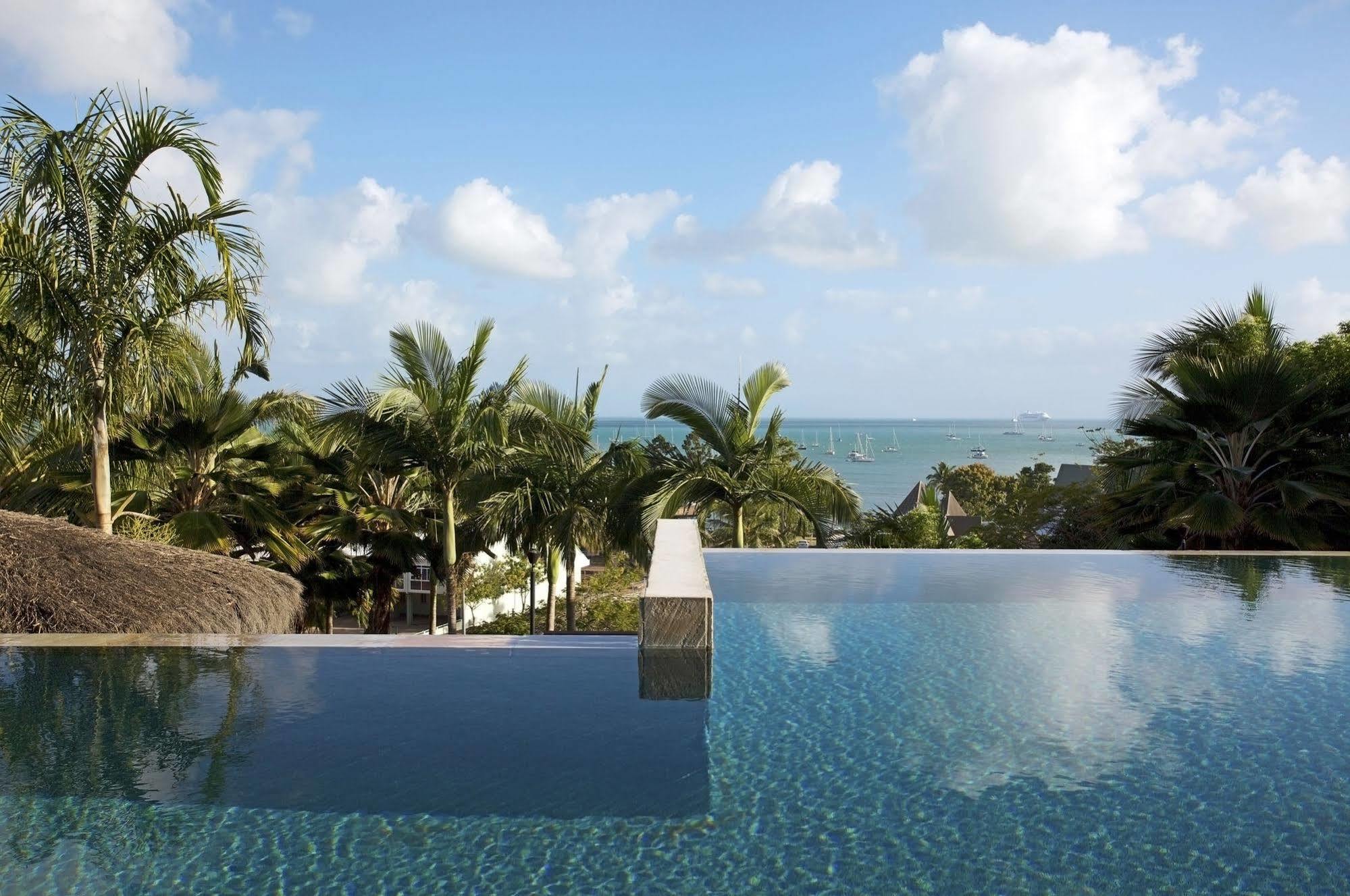 Resort At Water's Edge 4*