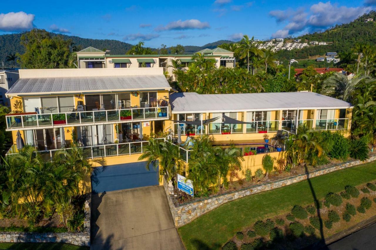 Sunlit Waters 3* Airlie Beach