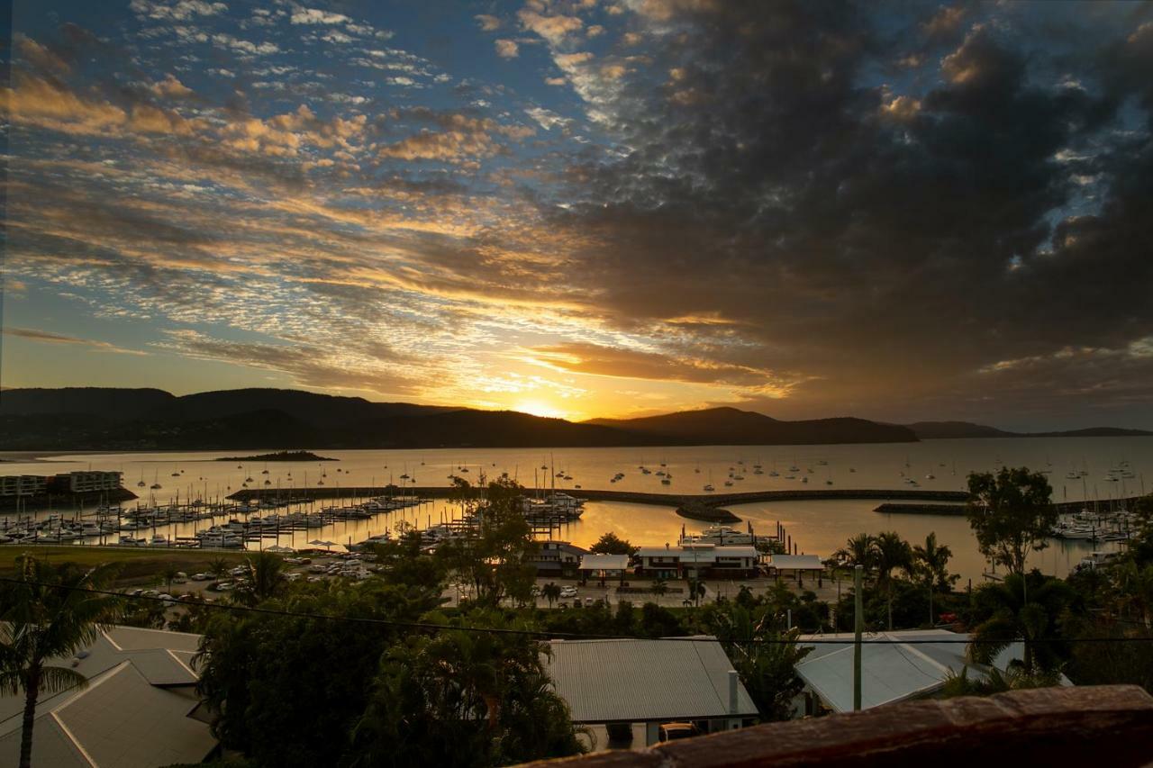 Sunlit Waters 3* Airlie Beach