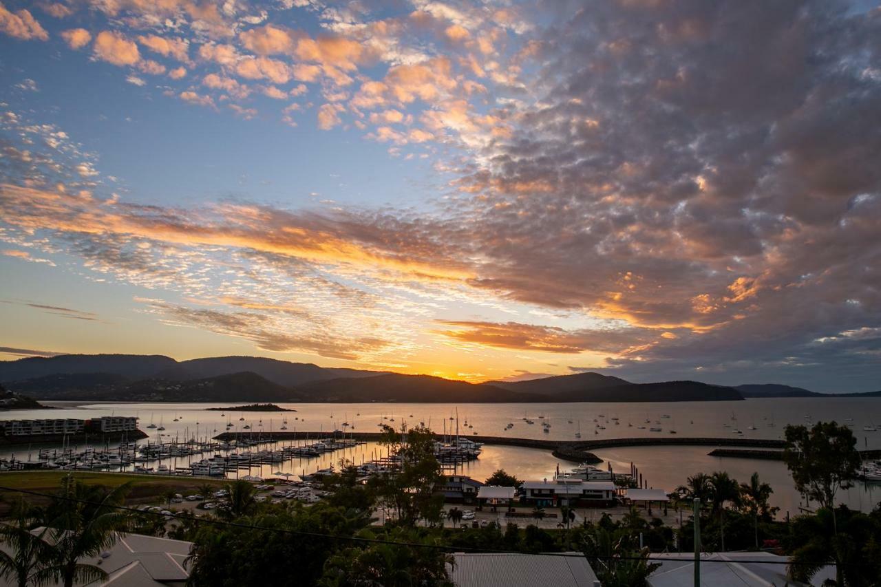 Sunlit Waters Aparthotel Airlie Beach