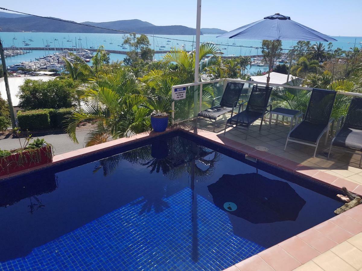 Sunlit Waters Aparthotel 3*