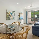 Location! 2Br Town View Unit In Centre Of Airlie.