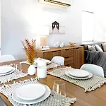 Paradise Palms Close To Beach, Wifi, 2 Bedrooms