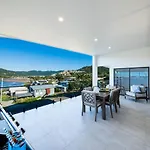 Airlie Bay View