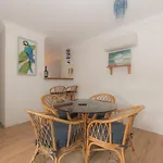 2 Bedroom Unit, Centre Of Airlie With Town View