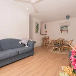 2 Bedroom Unit, Centre Of Airlie With Town View