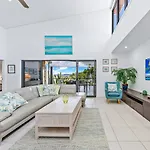 Hilltop Views - Cannonvale