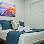 Airlie Beach Retreat Where Luxury Meets Horizon