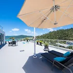 Ocean Dreams On Airlie 2 Bedroom
