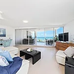Ocean Dreams On Airlie 2 Bedroom