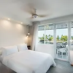 Heart Hotel And Gallery Whitsundays