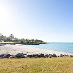Airlie Sun & Sand Motel Accommodation #4