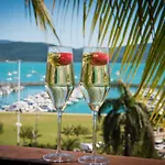 Airlie Sea-Clusion