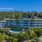 Three A Airlie Seaviews, Pool, Private Spa