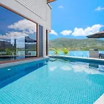 14 The Cove - Waterfront Whitsunday Home