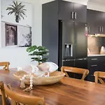 Airlie Oasis