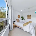 Three B Airlie 2 Bedroom Unit Seaviews & Pool