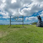 2Br Apartment With Stunning Ocean Views