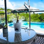 Fabulous 2 Bedroom With Private Pool