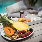 Oleander Holiday Home - Airlie Beach