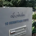 Le Jarden Vu Du Port