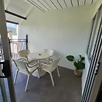 Airlie Seaview Apartments