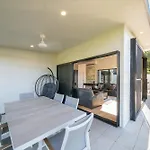 3 Bedroom Holiday Home Valley Views In Airlie Beach