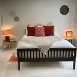 Lily Lamond, T/House, Outdoor Shower, 5 Min Walk To The Ocean, Airlie Beach