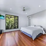 15 Kara - Luxurious Home With Million Dollar Views