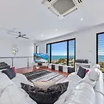 15 Kara - Luxurious Home With Million Dollar Views