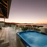 Amazing Penthouse With Whitsundays Lifestyle