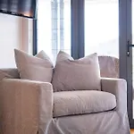 Penthouse Living At The Port Of Airlie