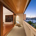 Airlie Beach Marina-Front Luxury At 10 The Cove