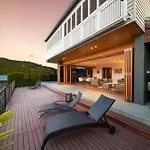 Airlie Beach Marina-Front Luxury At 10 The Cove