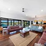 Day Dreaming - Mazlin House